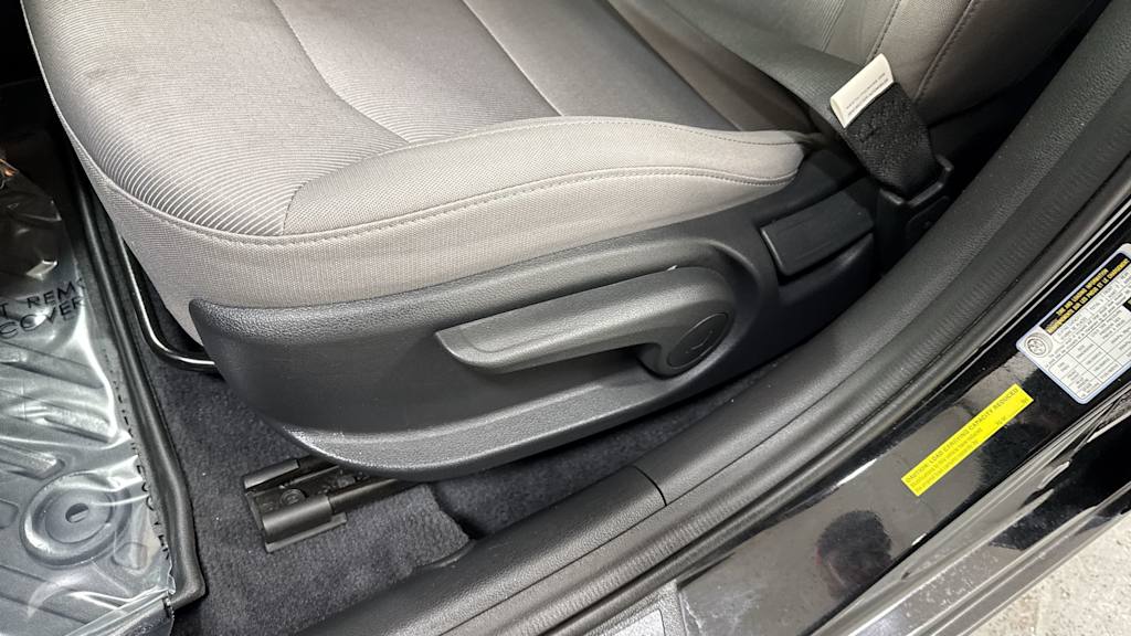 Thumbnail: 2018 Hyundai Elantra - 25