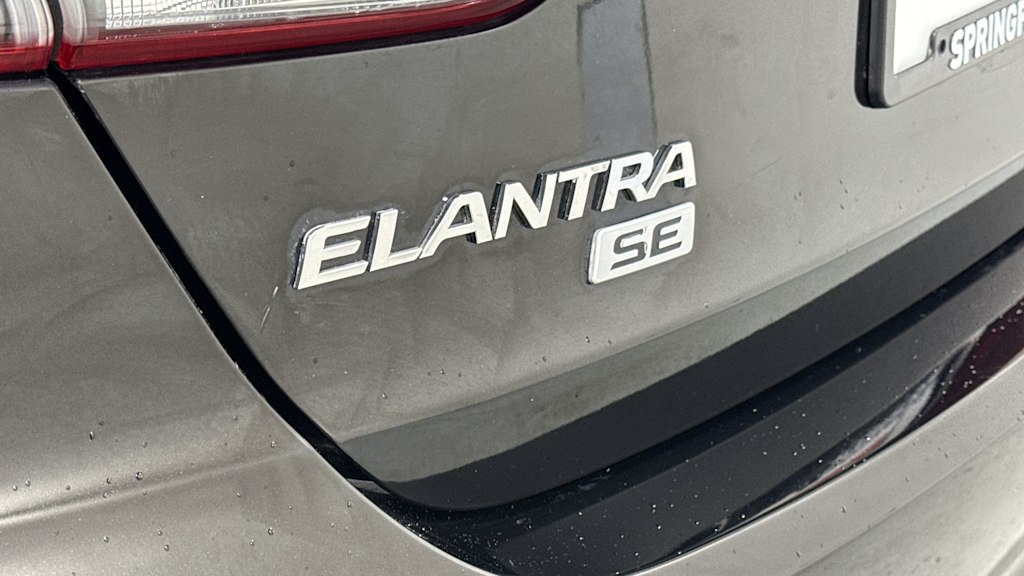 Thumbnail: 2018 Hyundai Elantra - 5