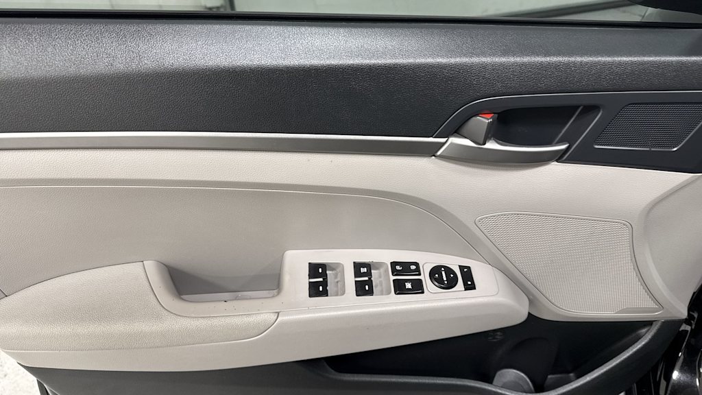 Thumbnail: 2018 Hyundai Elantra - 26