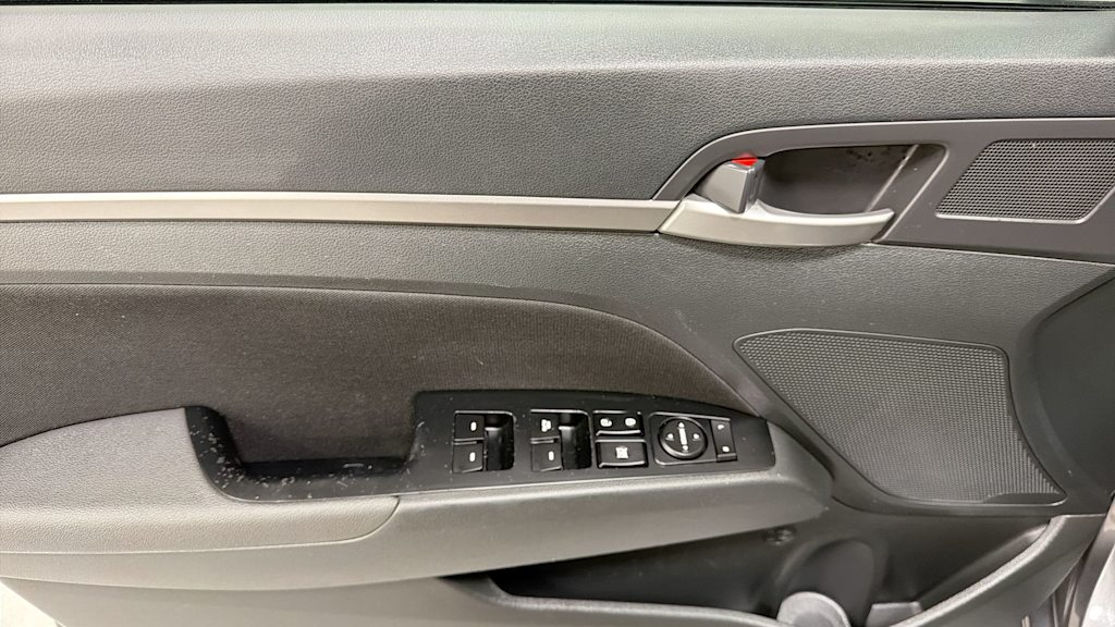 Thumbnail: 2018 Hyundai Elantra - 26