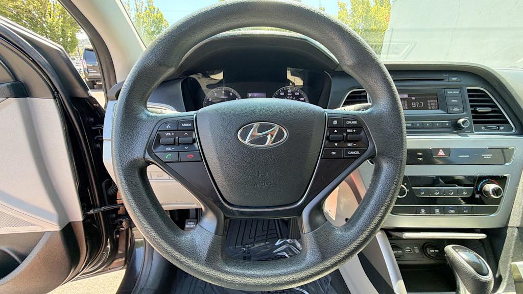 Thumbnail: 2017 Hyundai Sonata - 9