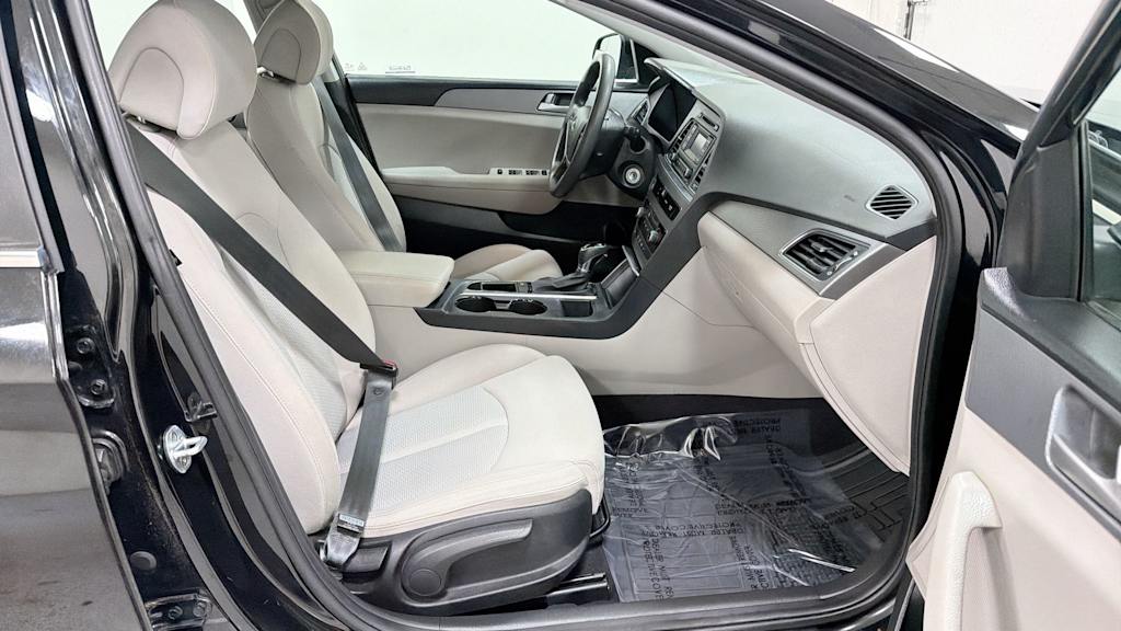 Thumbnail: 2017 Hyundai Sonata - 29