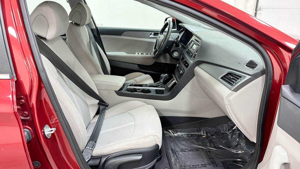 Thumbnail: 2015 Hyundai Sonata - 29