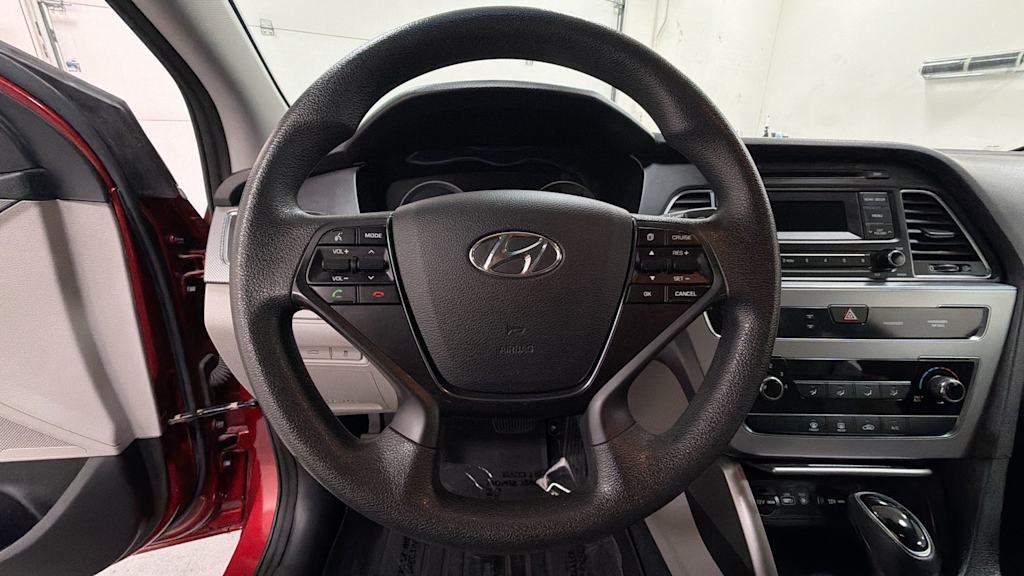 Thumbnail: 2015 Hyundai Sonata - 8