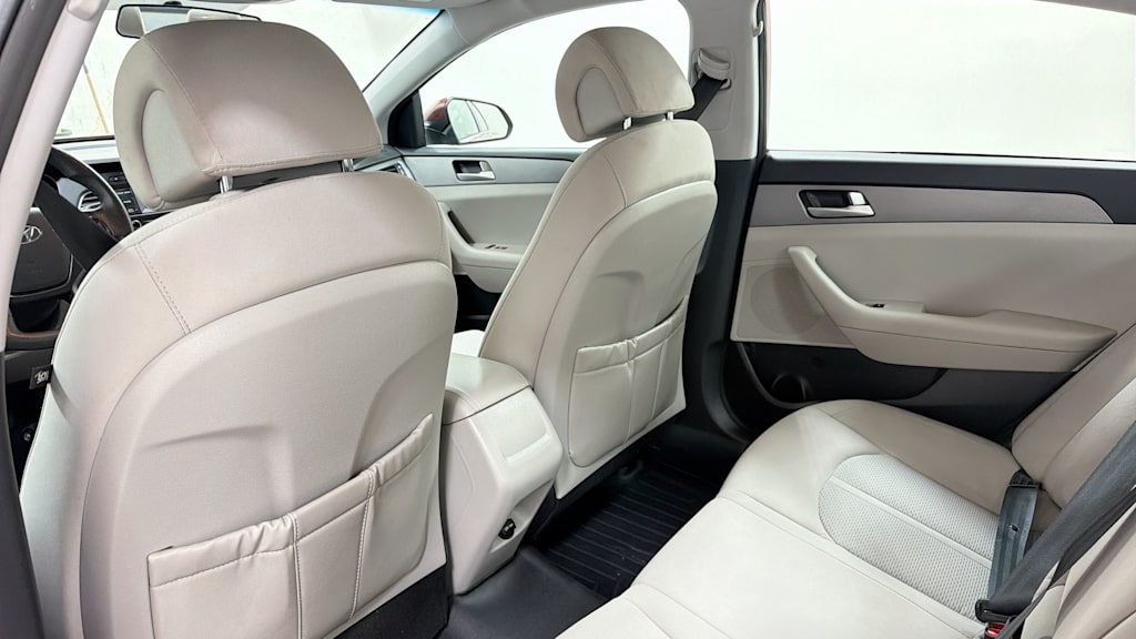 Thumbnail: 2015 Hyundai Sonata - 27