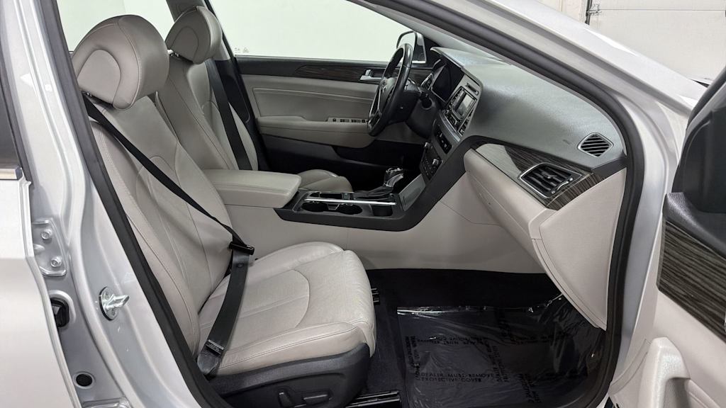 Thumbnail: 2015 Hyundai Sonata - 30