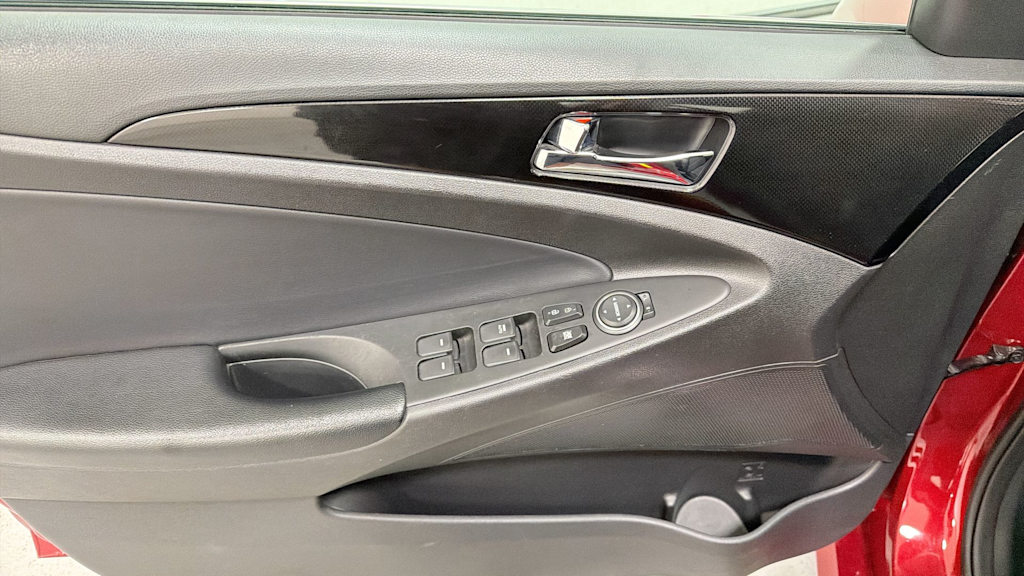 Thumbnail: 2014 Hyundai Sonata - 26