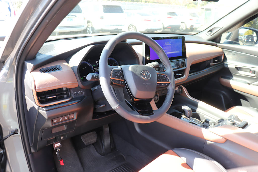 Thumbnail: 2025 Toyota Grand Highlander - 2