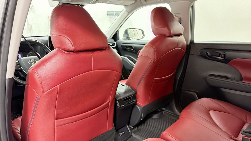 Thumbnail: 2021 Toyota Highlander - 31