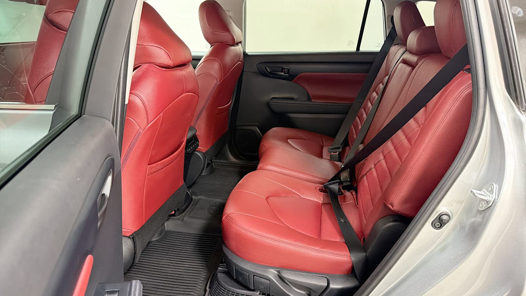 Thumbnail: 2021 Toyota Highlander - 13