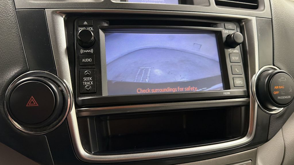 Thumbnail: 2013 Toyota Highlander - 27