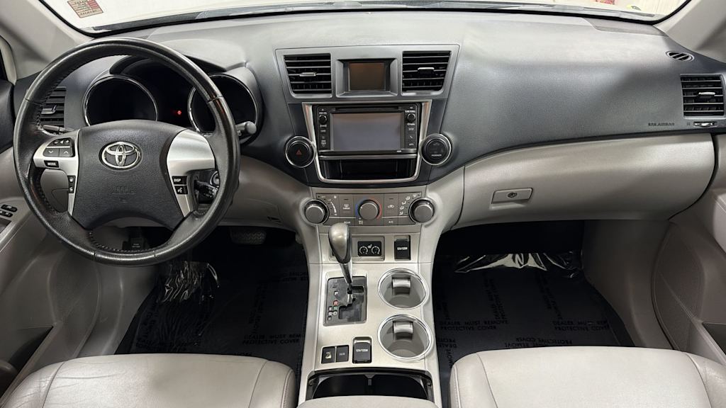 Thumbnail: 2013 Toyota Highlander - 14