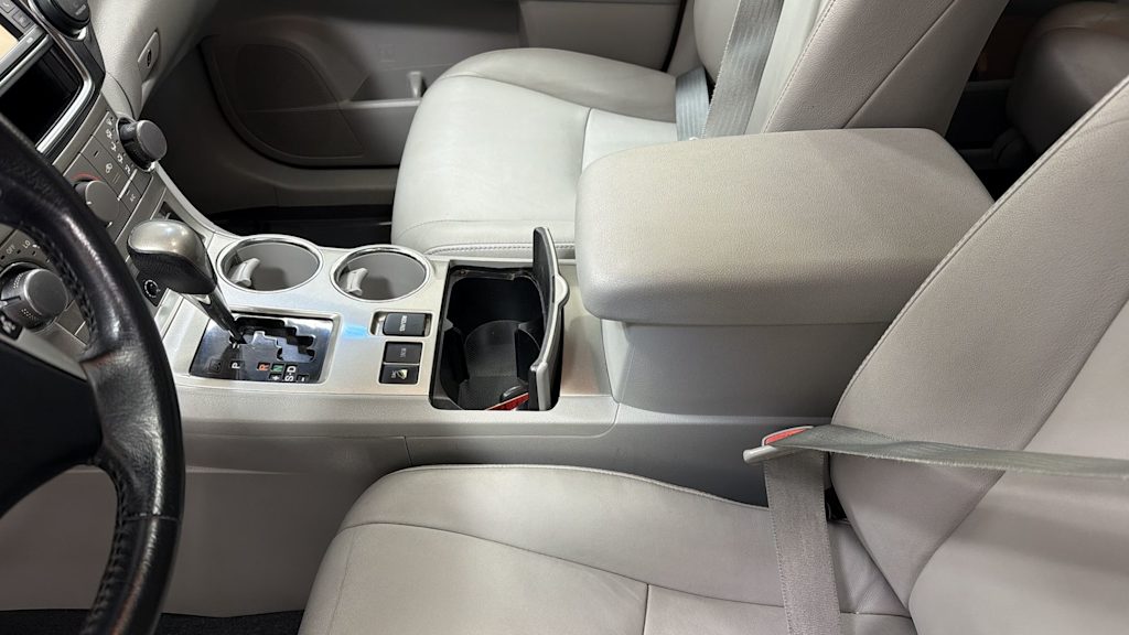 Thumbnail: 2013 Toyota Highlander - 12