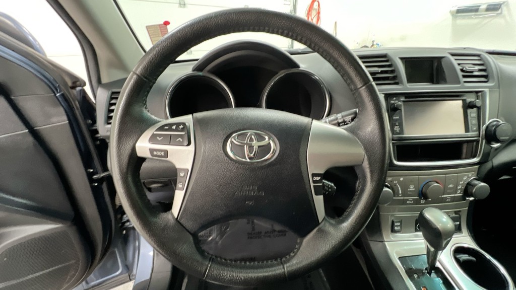 2013 Toyota Highlander SE 10