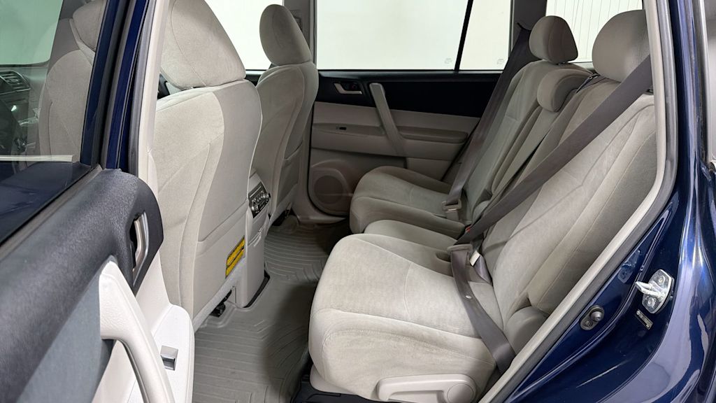 Thumbnail: 2011 Toyota Highlander - 13