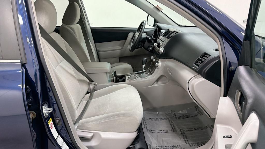 Thumbnail: 2011 Toyota Highlander - 30