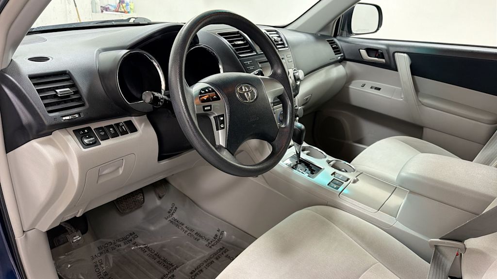 Thumbnail: 2011 Toyota Highlander - 2