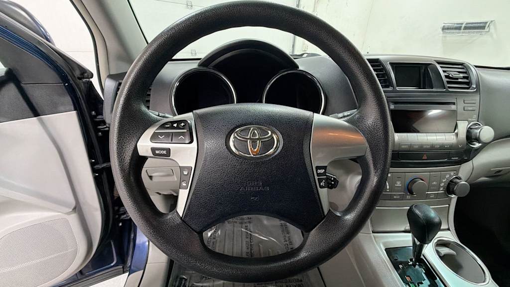 Thumbnail: 2011 Toyota Highlander - 10