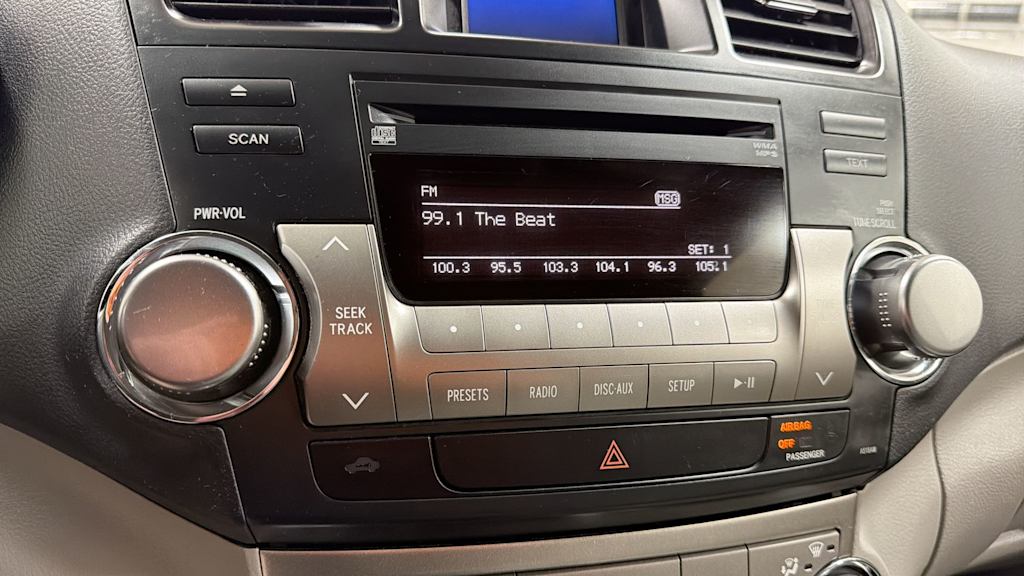 Thumbnail: 2011 Toyota Highlander - 15