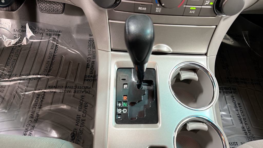 Thumbnail: 2011 Toyota Highlander - 16