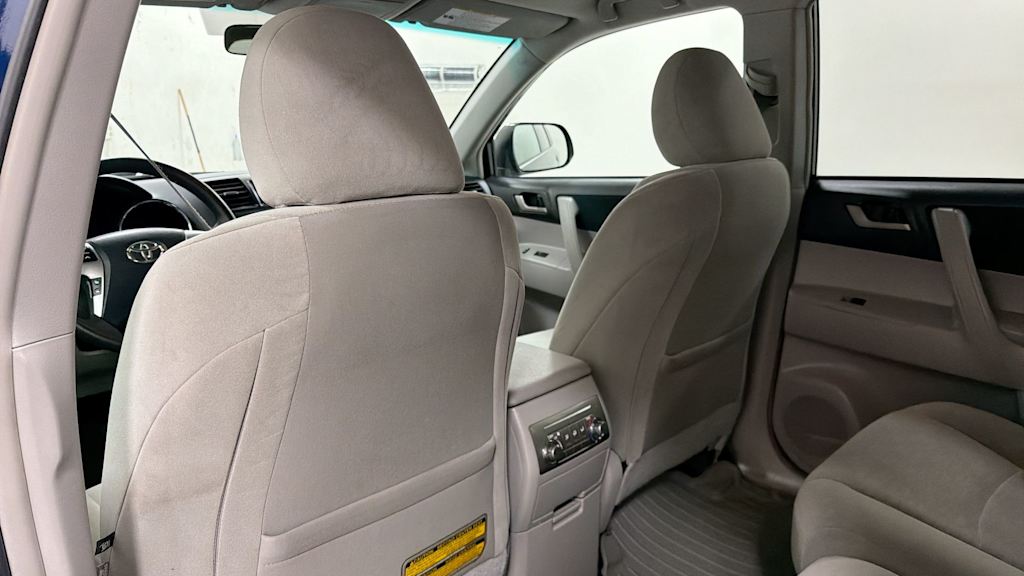 Thumbnail: 2011 Toyota Highlander - 29