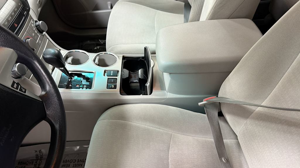 Thumbnail: 2011 Toyota Highlander - 12