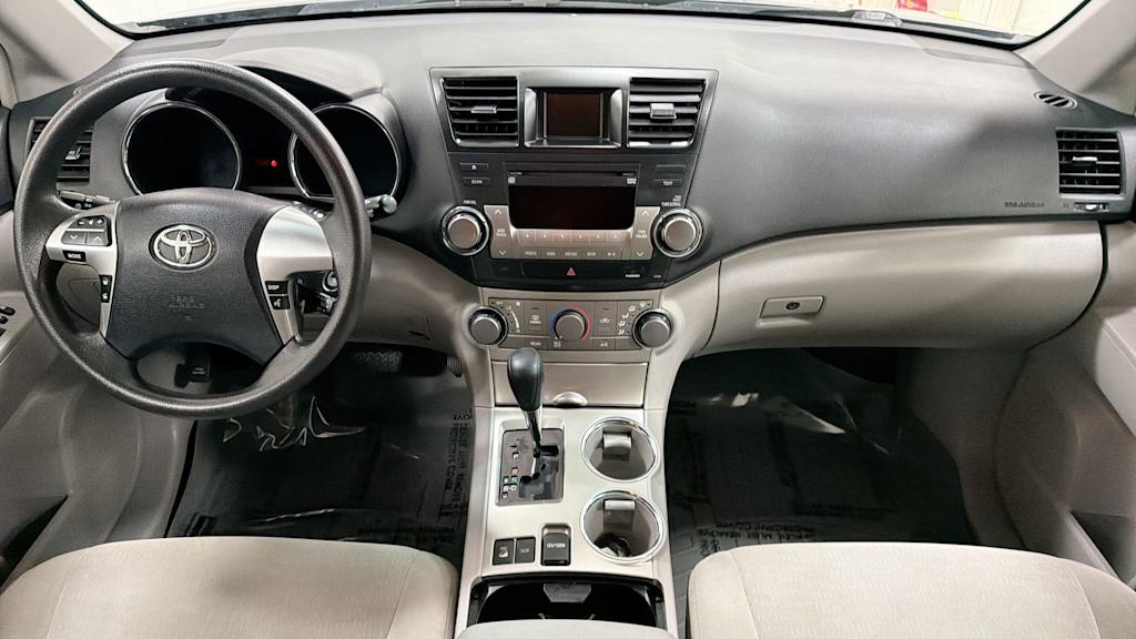 Thumbnail: 2011 Toyota Highlander - 14