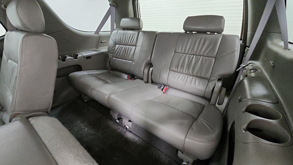 Thumbnail: 2002 Toyota Sequoia - 29