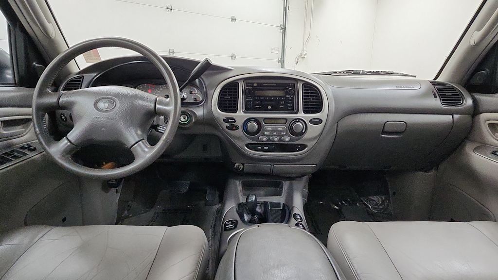 Thumbnail: 2002 Toyota Sequoia - 31