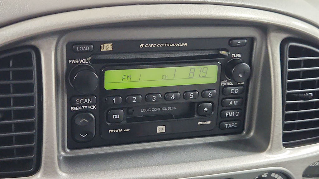 Thumbnail: 2002 Toyota Sequoia - 16