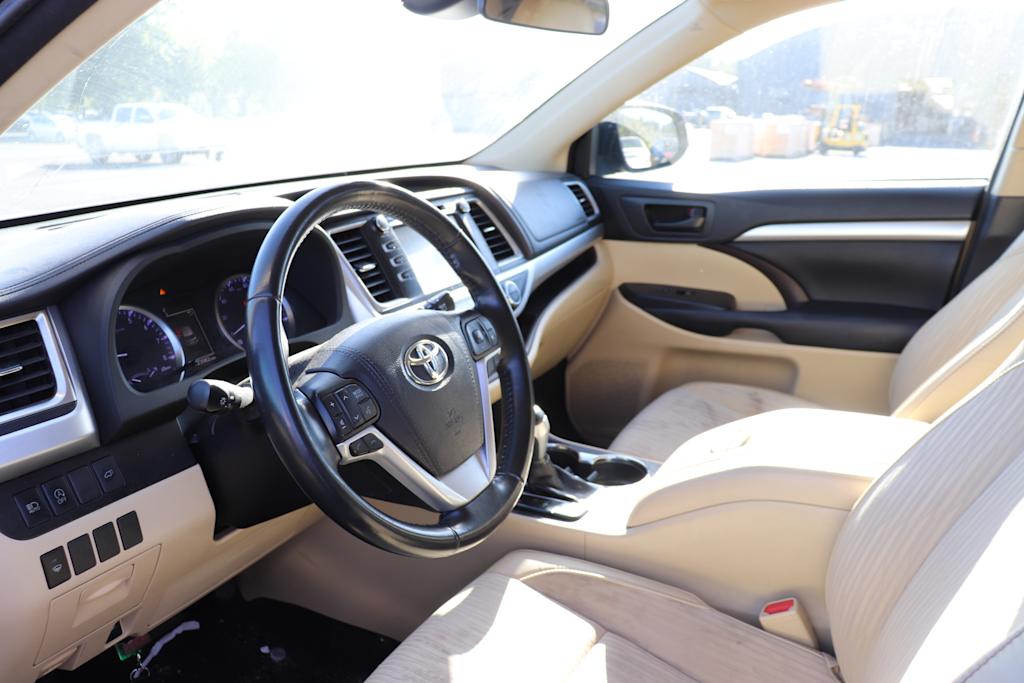 Thumbnail: 2018 Toyota Highlander - 2