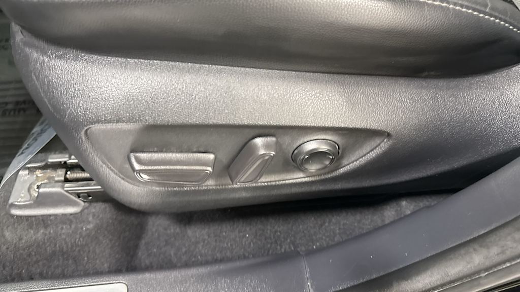 Thumbnail: 2021 Toyota Highlander - 25