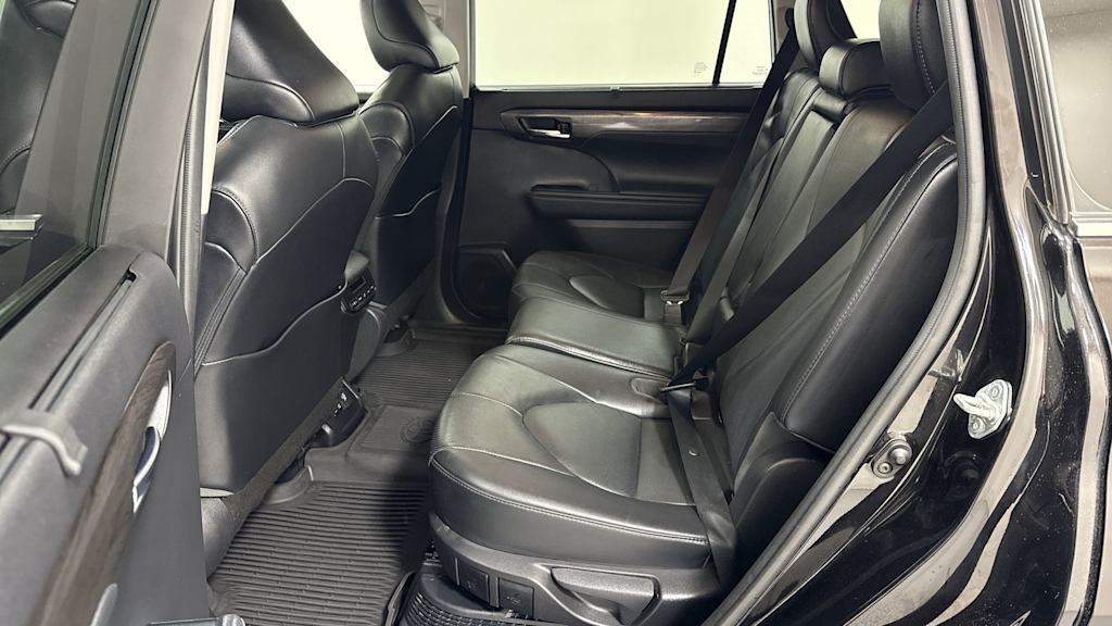 Thumbnail: 2021 Toyota Highlander - 12