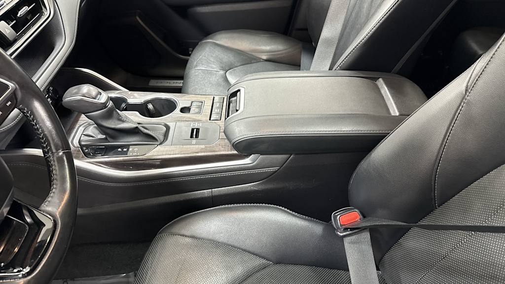 Thumbnail: 2021 Toyota Highlander - 30