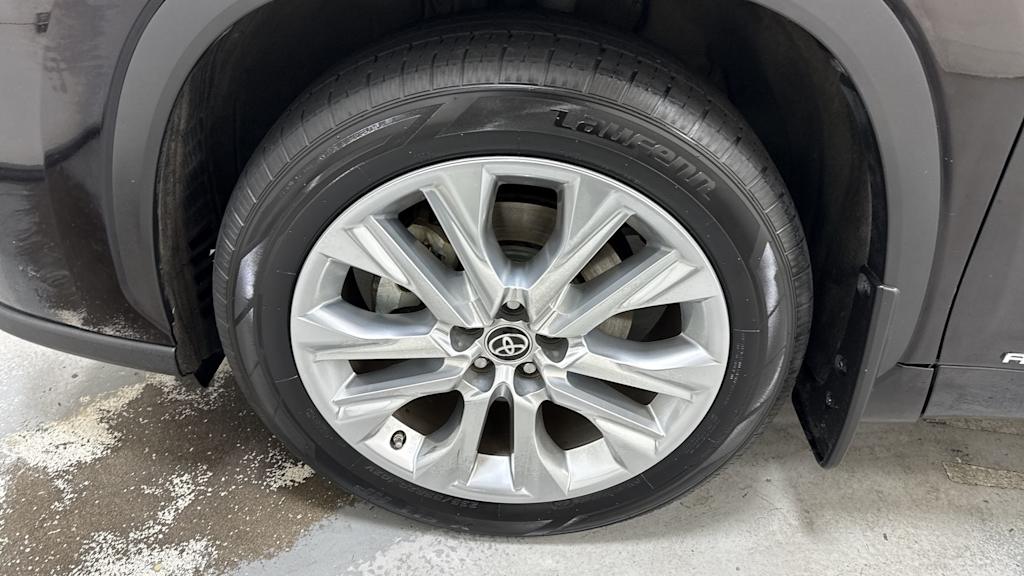 Thumbnail: 2021 Toyota Highlander - 7