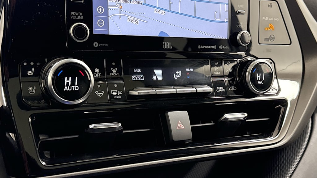 Thumbnail: 2021 Toyota Highlander - 29