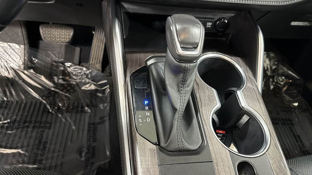 Thumbnail: 2021 Toyota Highlander - 15