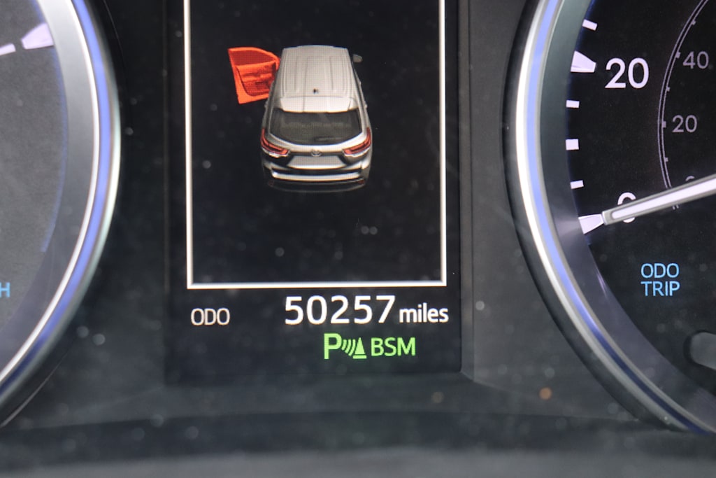 Thumbnail: 2019 Toyota Highlander - 8