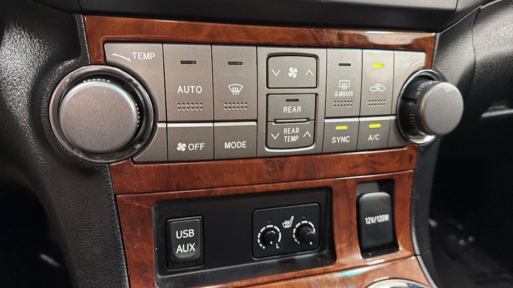 Thumbnail: 2011 Toyota Highlander - 28