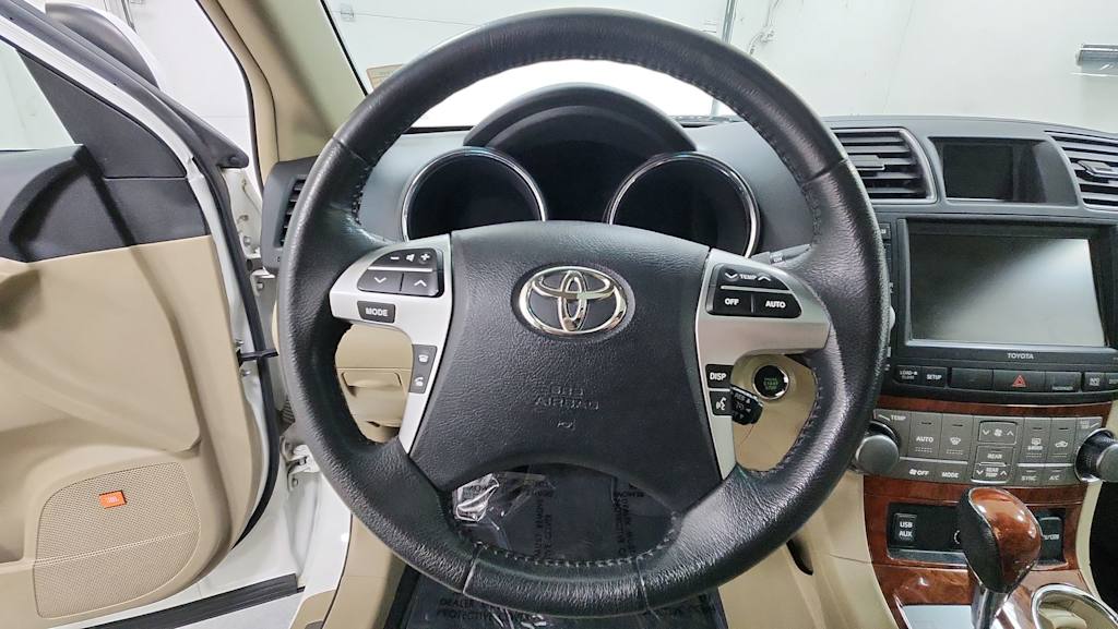 Thumbnail: 2012 Toyota Highlander - 10