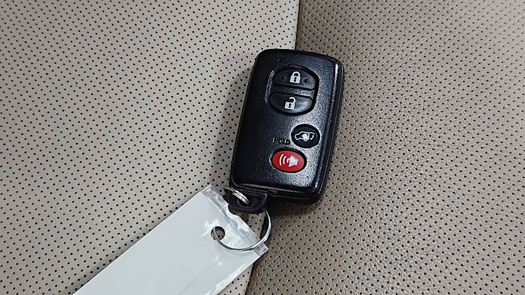 Thumbnail: 2012 Toyota Highlander - 19