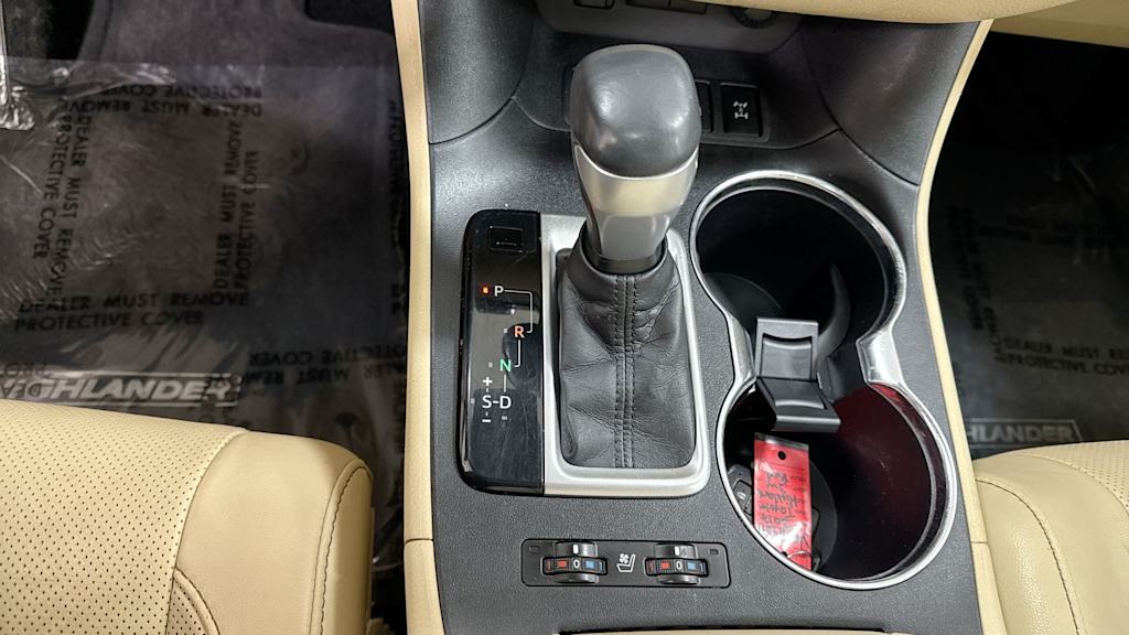2017 Toyota Highlander Limited 16