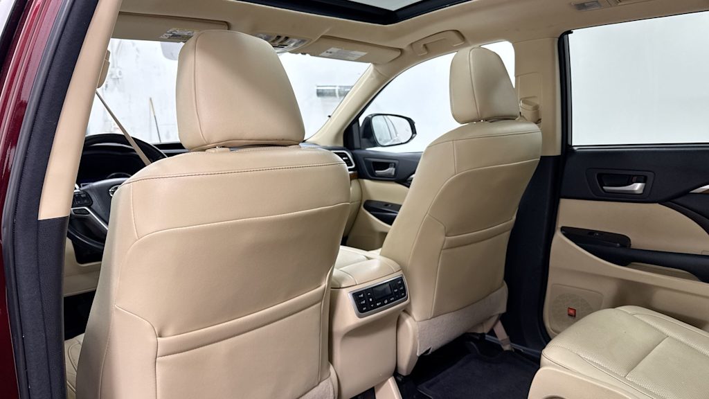 2017 Toyota Highlander Limited 33
