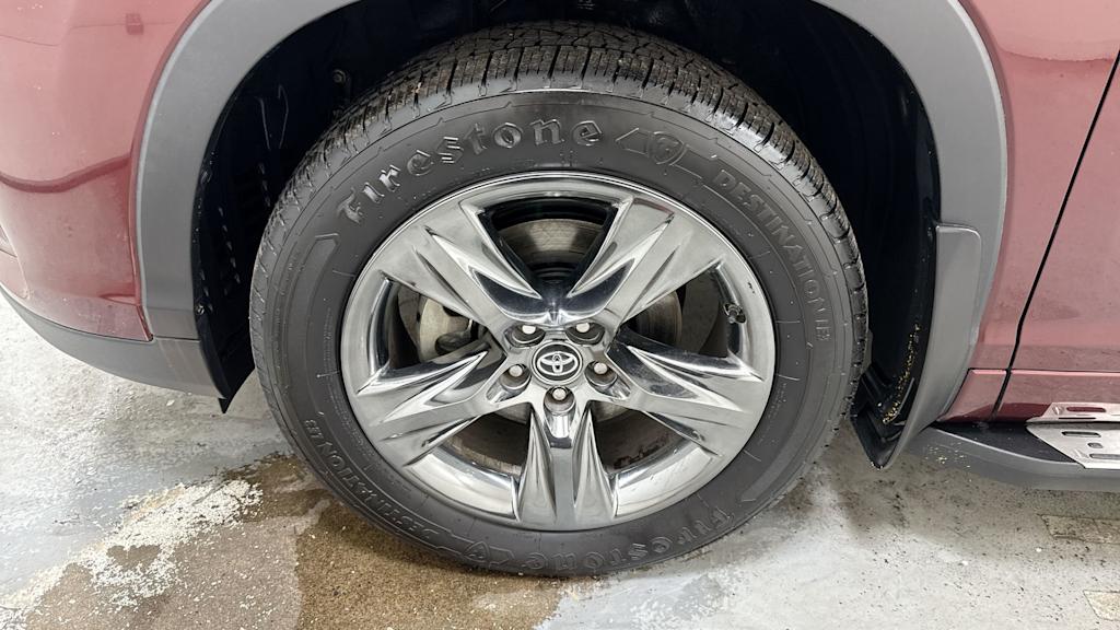 2017 Toyota Highlander Limited 8