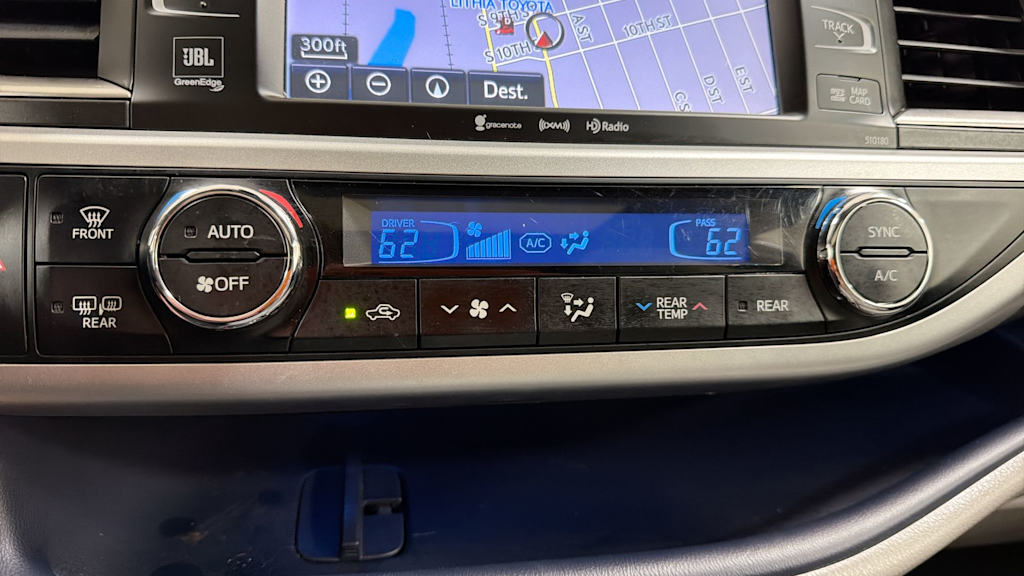 Thumbnail: 2018 Toyota Highlander - 30