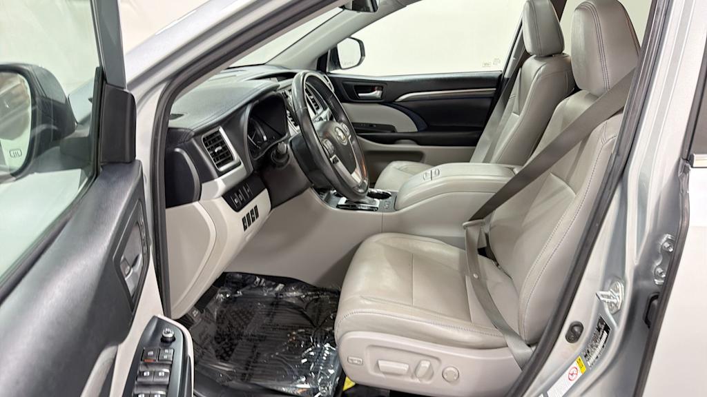 Thumbnail: 2018 Toyota Highlander - 11