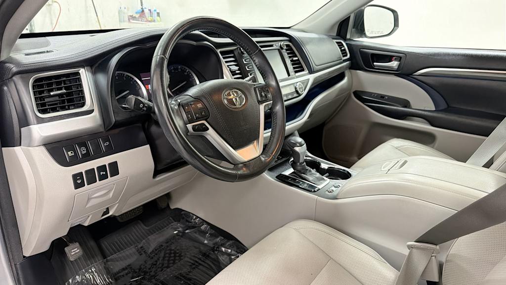 Thumbnail: 2018 Toyota Highlander - 2