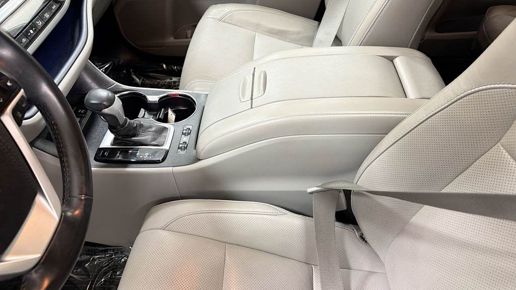 Thumbnail: 2018 Toyota Highlander - 14