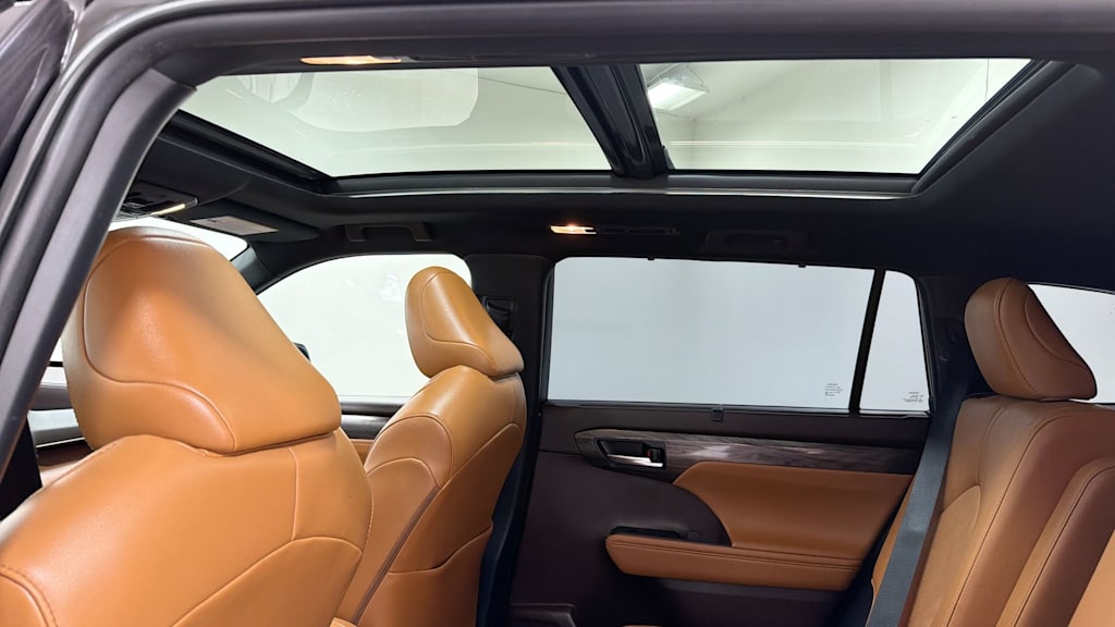 Thumbnail: 2020 Toyota Highlander - 31