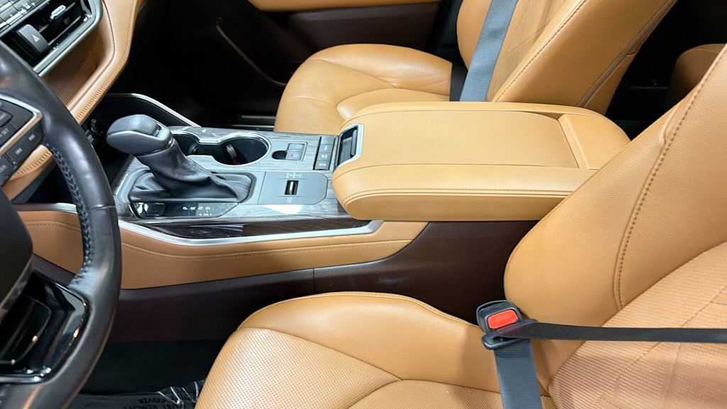 Thumbnail: 2020 Toyota Highlander - 13